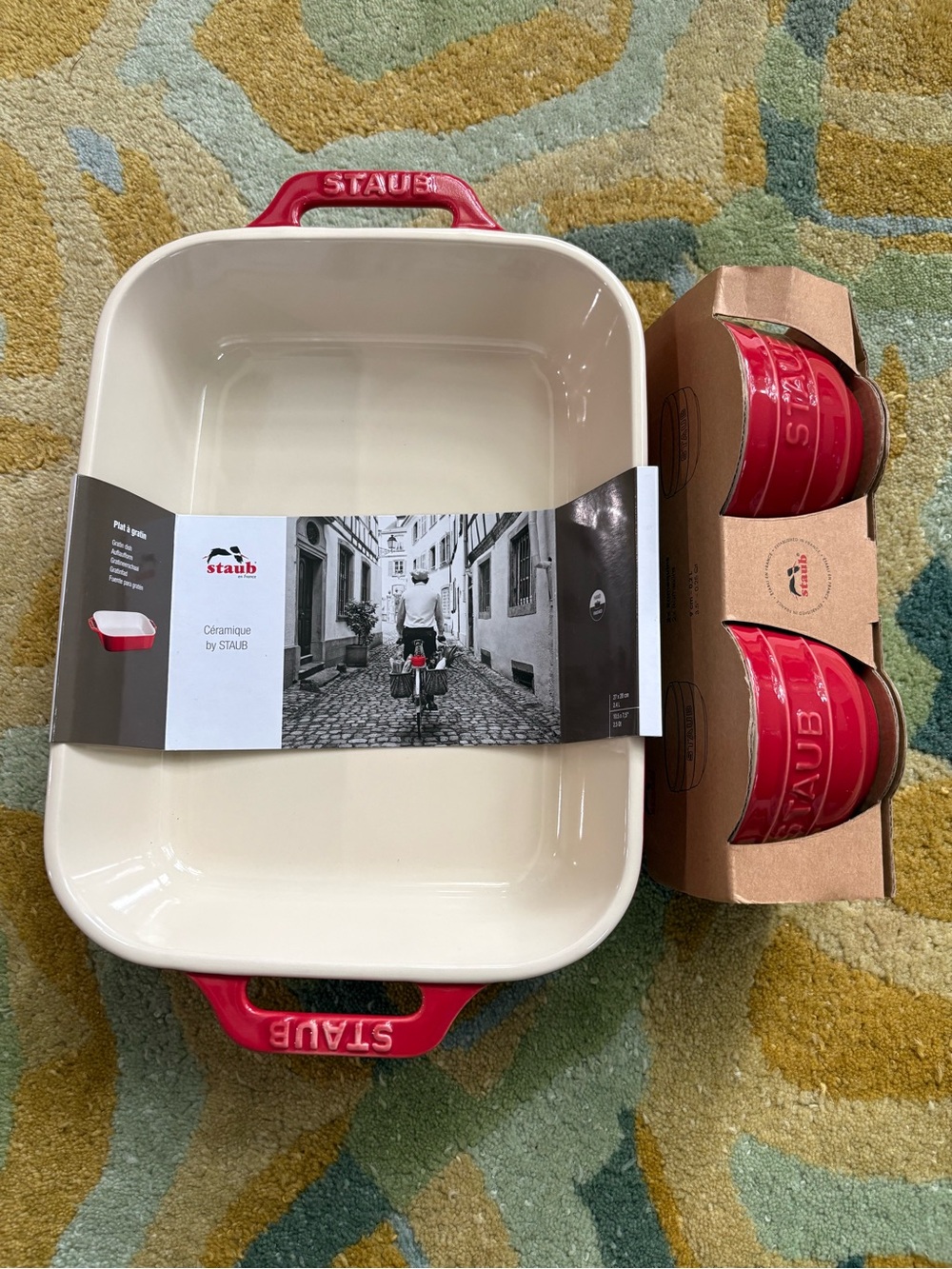 Staub 2.4L Gratin Dish & 2 Round Ramekins with Cream Interior Cherry Red